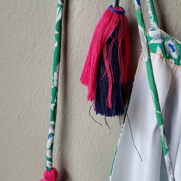 STAR MELA Shoulder Tie Tassle Maxi Medium - Picture 4 of 5